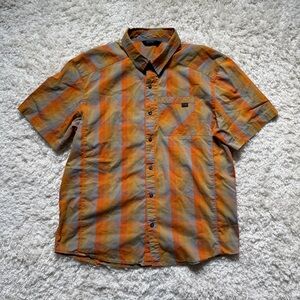 Arc'teryx Men’ Short-Sleeve Button-Down Shirt. Size Med. Gorgeous colours!